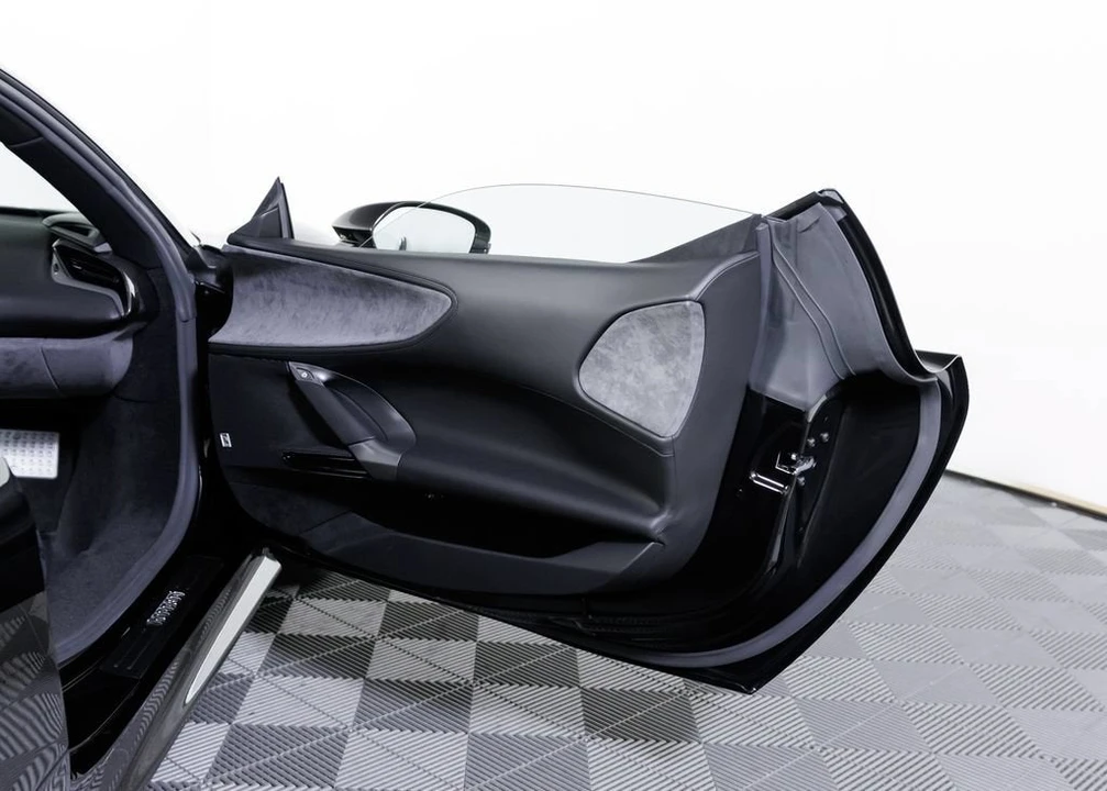 2022 Ferrari SF90 Stradale - Image 19 of 31