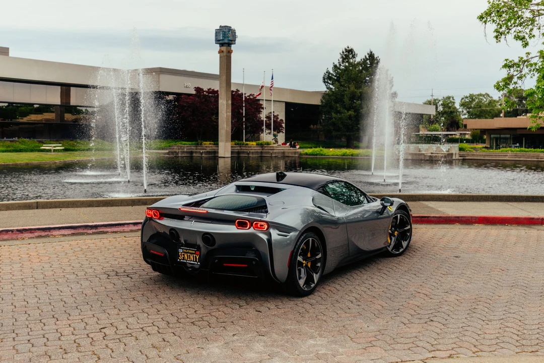 2022 Ferrari SF90 Stradale - Image 21 of 31