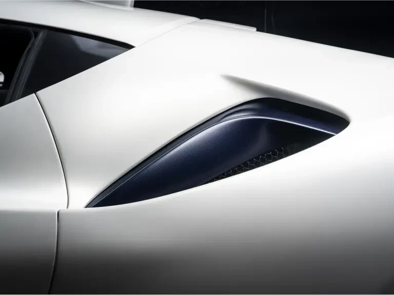 2022 Ferrari SF90 Stradale - Image 24 of 31