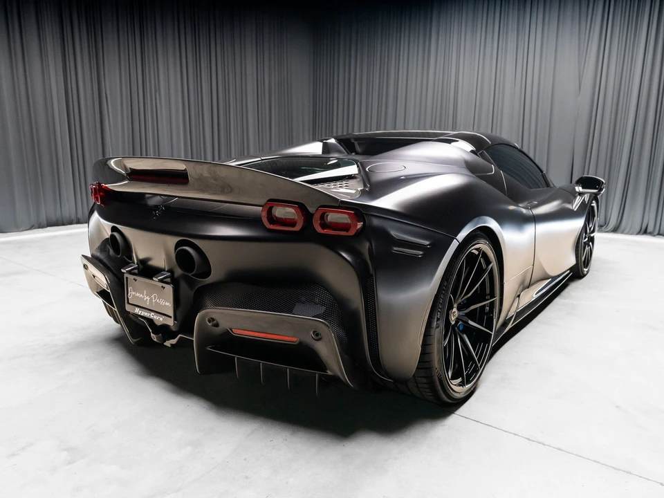 2022 Ferrari SF90 Spider - Image 17 of 31