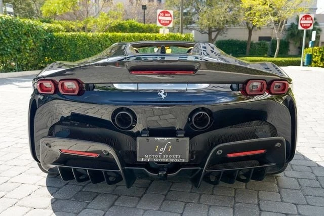 2022 Ferrari SF90 Spider - Image 25 of 31