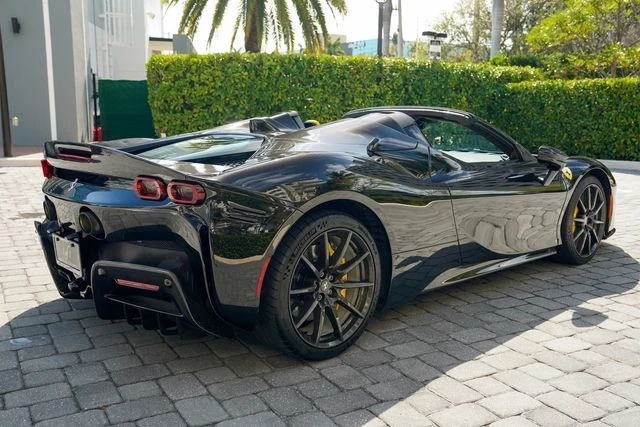 2022 Ferrari SF90 Spider - Image 27 of 31
