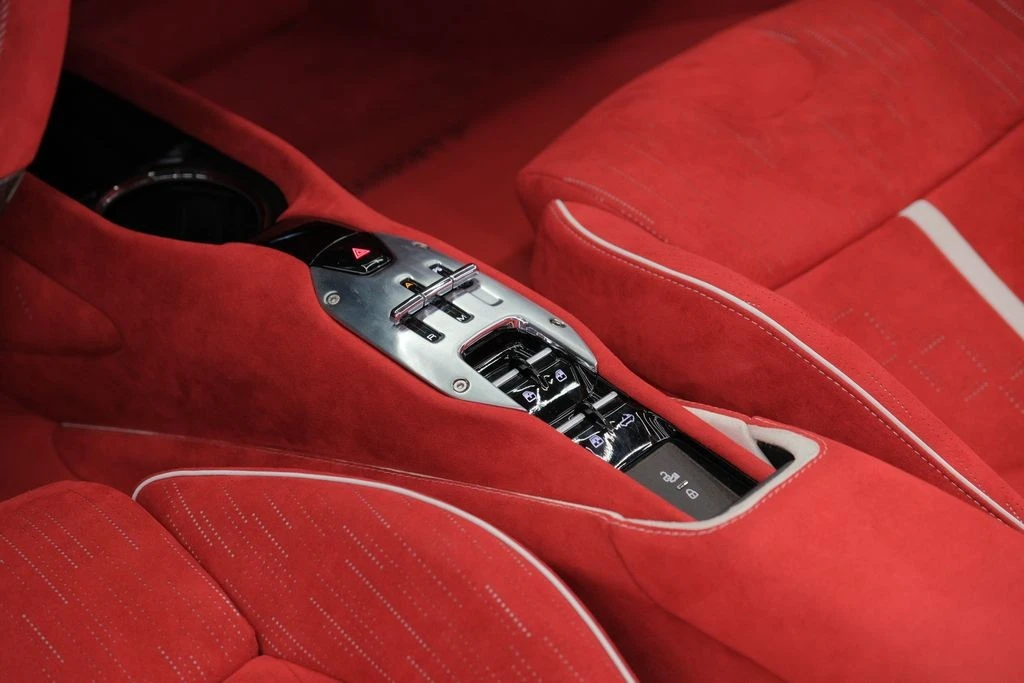 2022 Ferrari SF90 Spider - Image 28 of 31