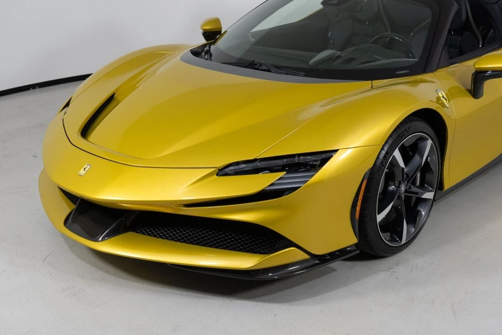 2022 Ferrari SF90 Spider - Image 22 of 31