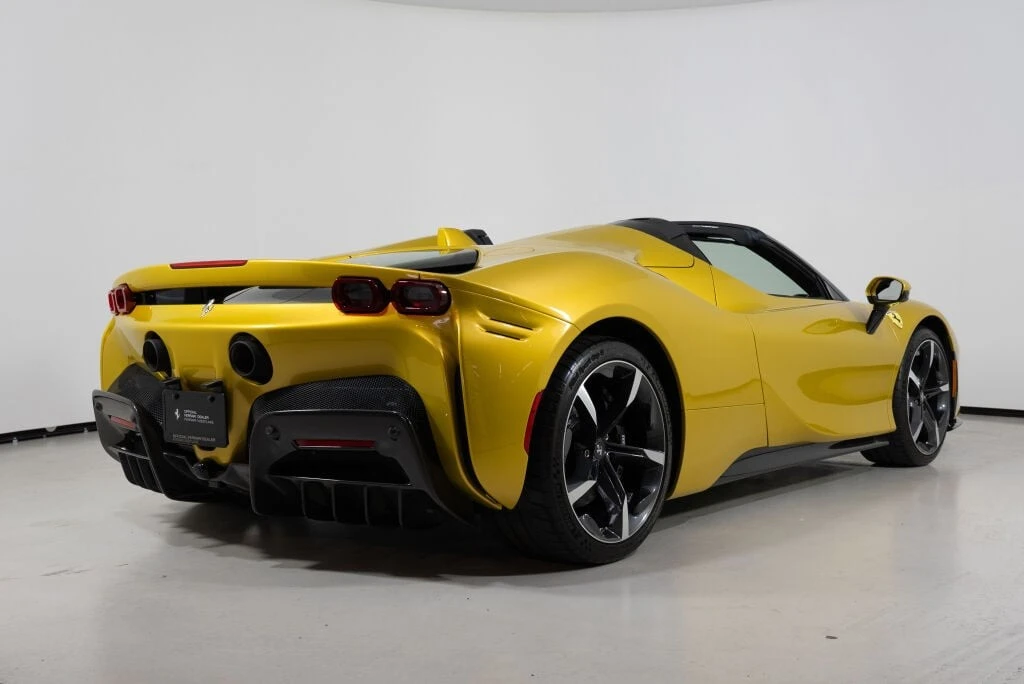 2022 Ferrari SF90 Spider - Image 13 of 31