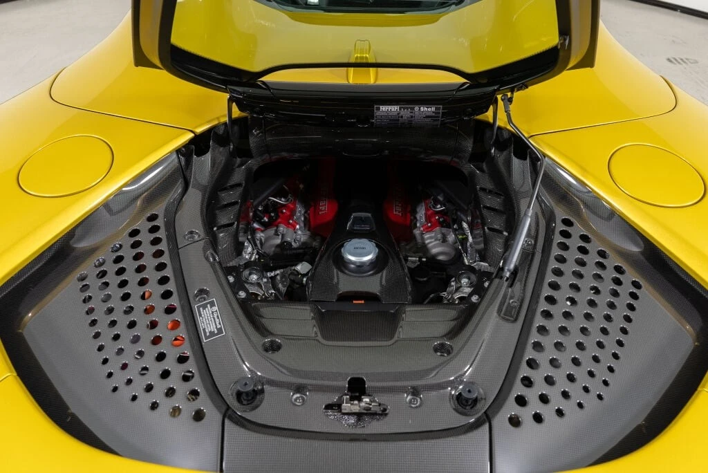 2022 Ferrari SF90 Spider - Image 26 of 31