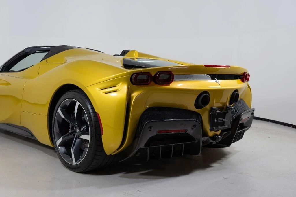 2022 Ferrari SF90 Spider - Image 10 of 31