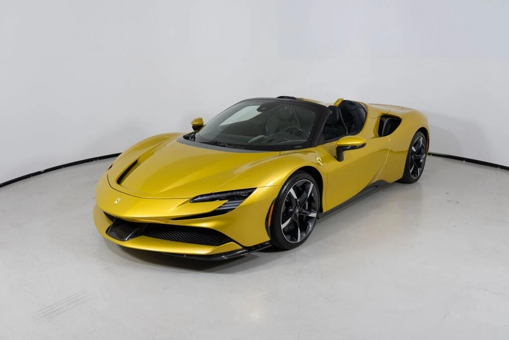 2022 Ferrari SF90 Spider - Image 2 of 31