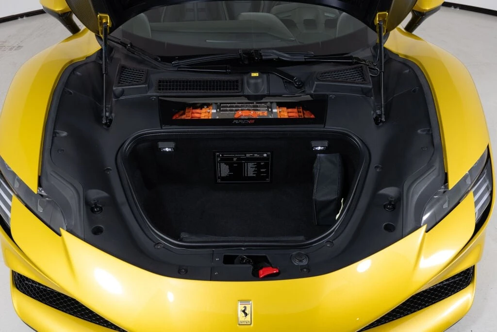 2022 Ferrari SF90 Spider - Image 29 of 31