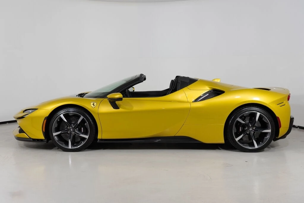 2022 Ferrari SF90 Spider - Image 3 of 31