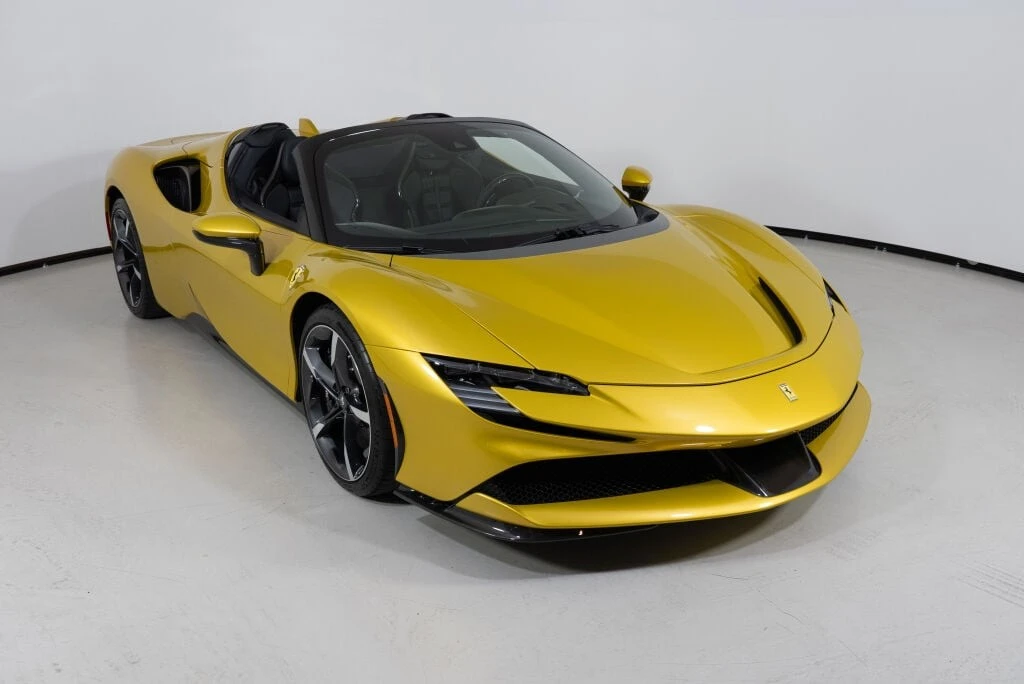 2022 Ferrari SF90 Spider - Image 18 of 31