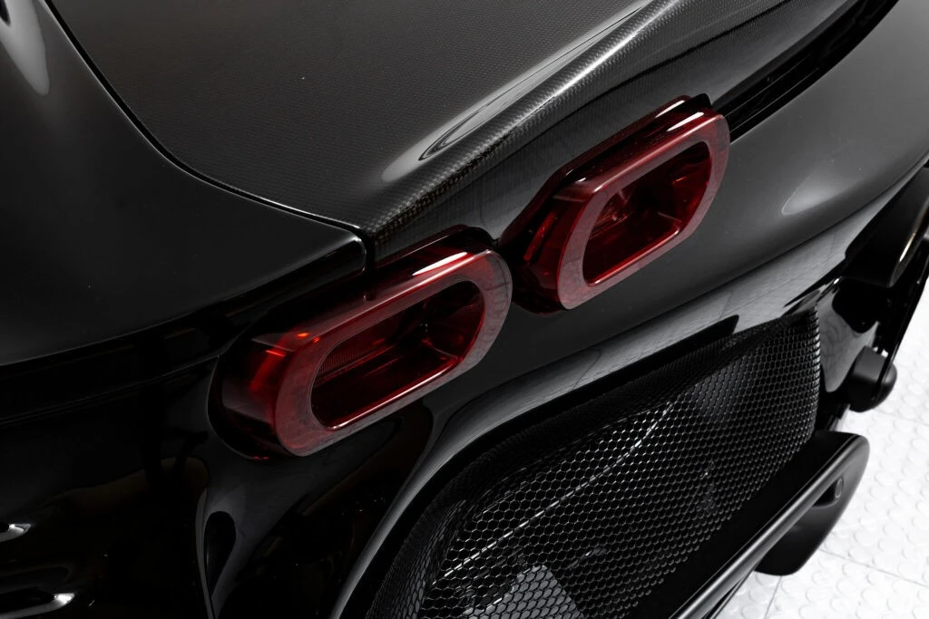 2022 Ferrari SF90 Stradale - Image 16 of 31