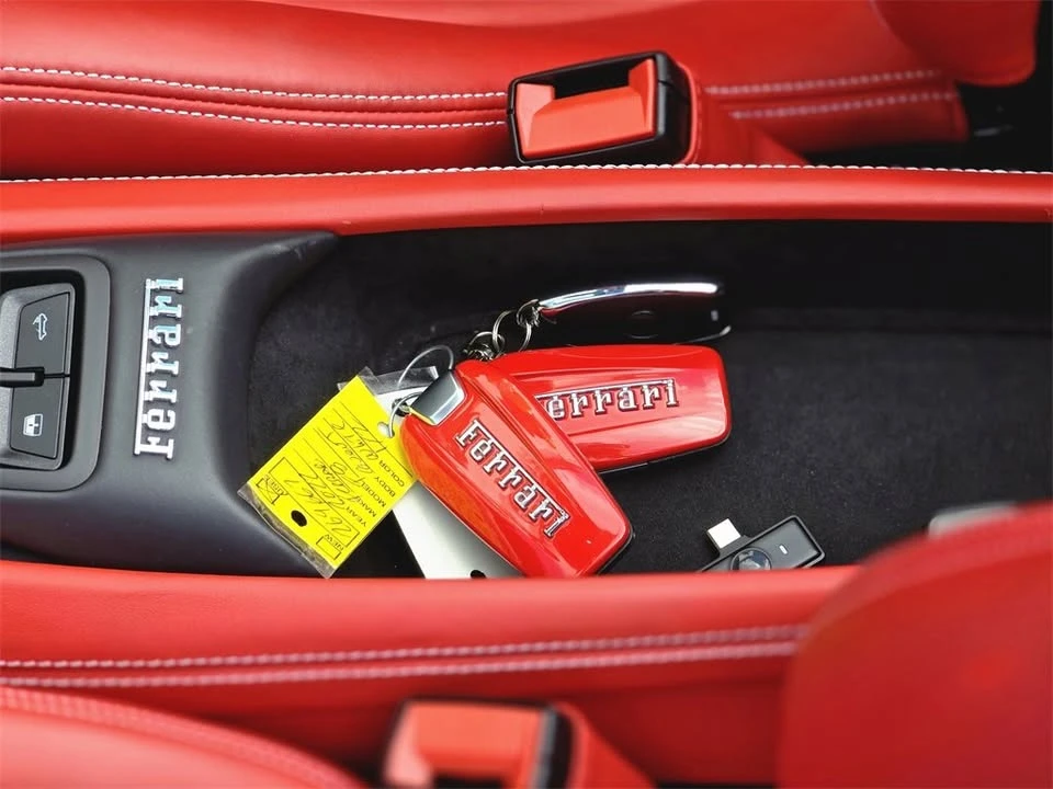 2022 Ferrari F8 Spider - Image 8 of 10
