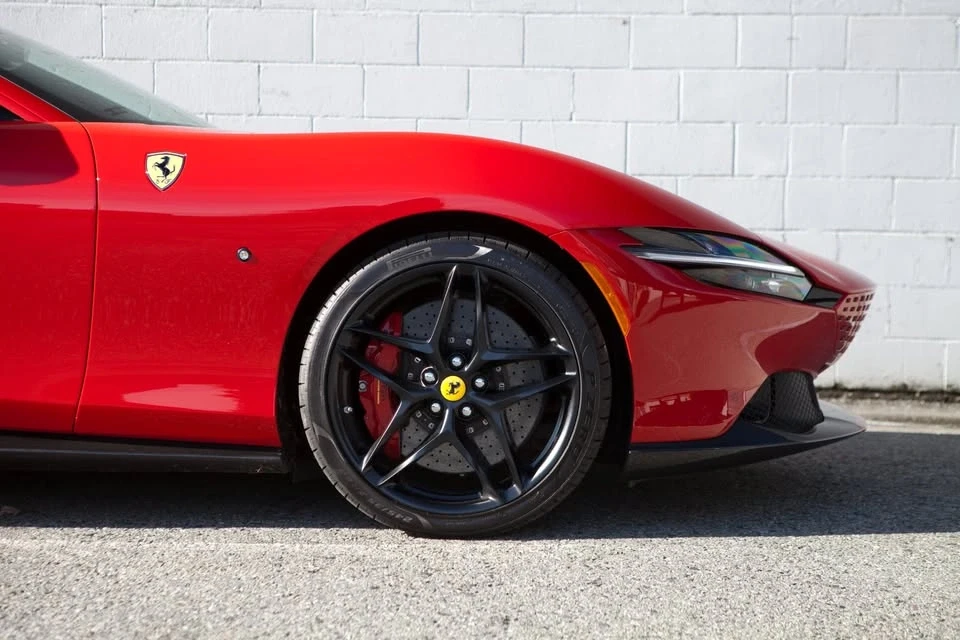 2022 Ferrari Roma - Image 12 of 20