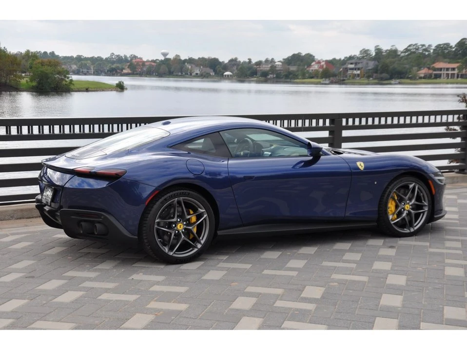 2022 Ferrari Roma - Image 13 of 19