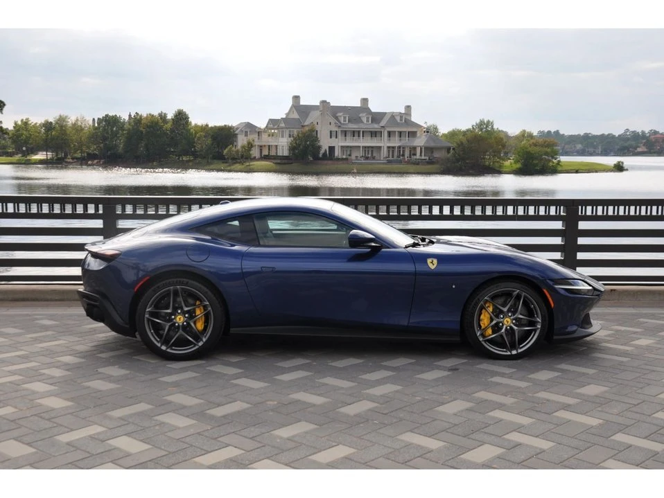 2022 Ferrari Roma - Image 15 of 19