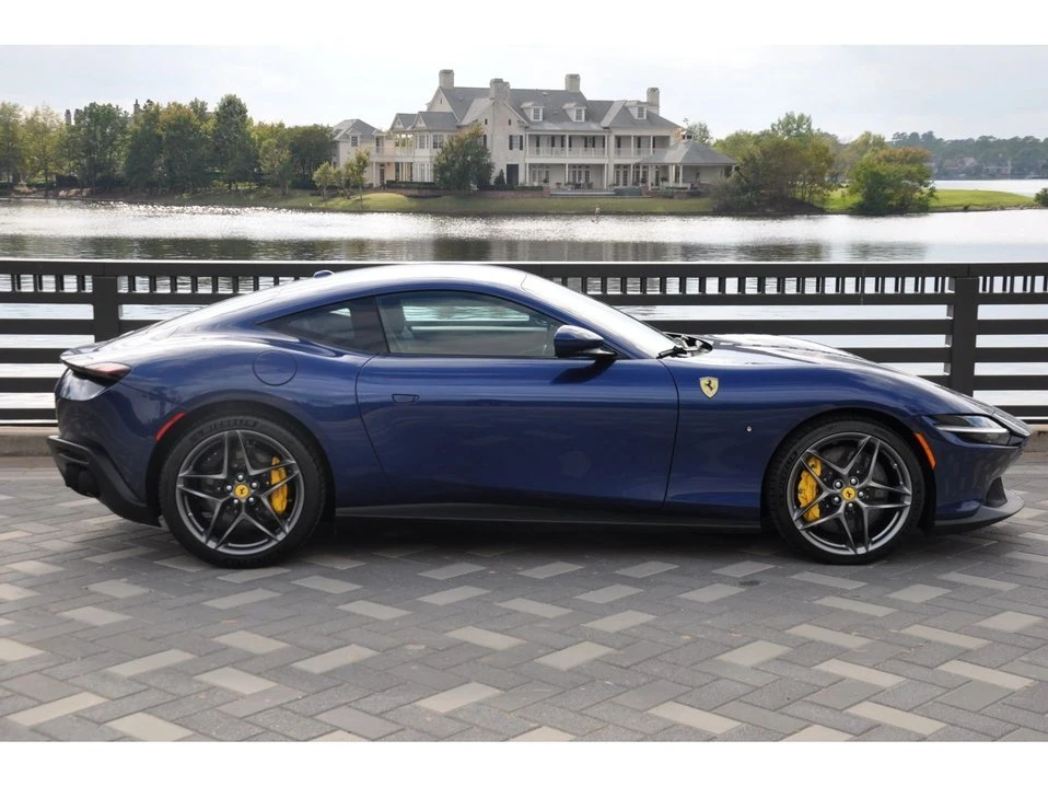 2022 Ferrari Roma - Image 14 of 19