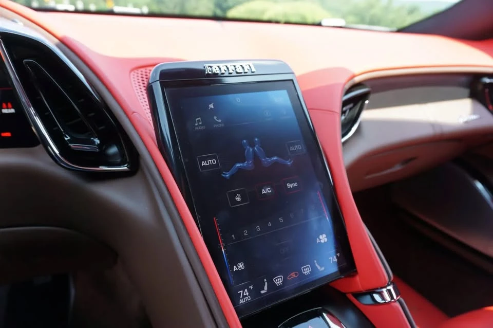2022 Ferrari Roma - Image 10 of 15