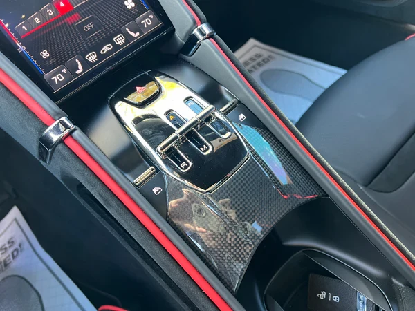 2022 Ferrari Roma - Image 15 of 19