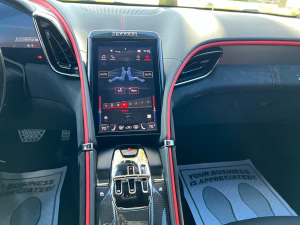 2022 Ferrari Roma - Image 17 of 19