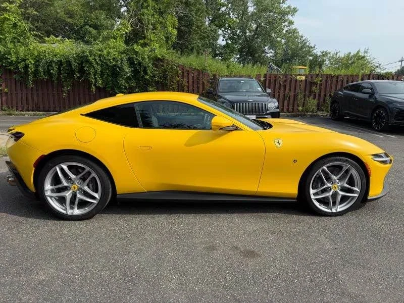 2022 Ferrari Roma - Image 2 of 9