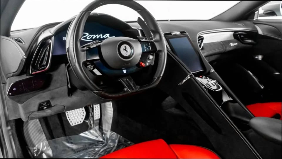 2022 Ferrari Roma - Image 2 of 15