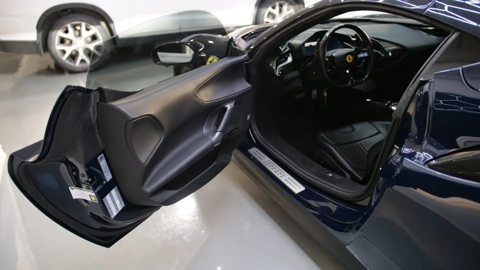 2022 Ferrari SF90 Stradale - Image 7 of 14