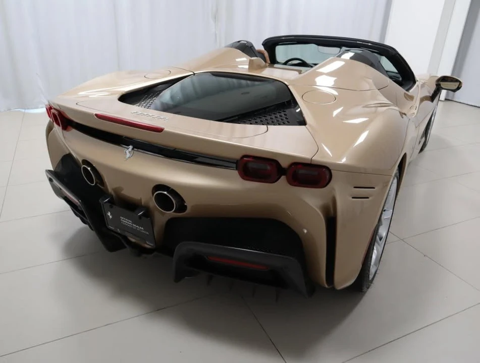 2022 Ferrari SF90 Spider - Image 9 of 19