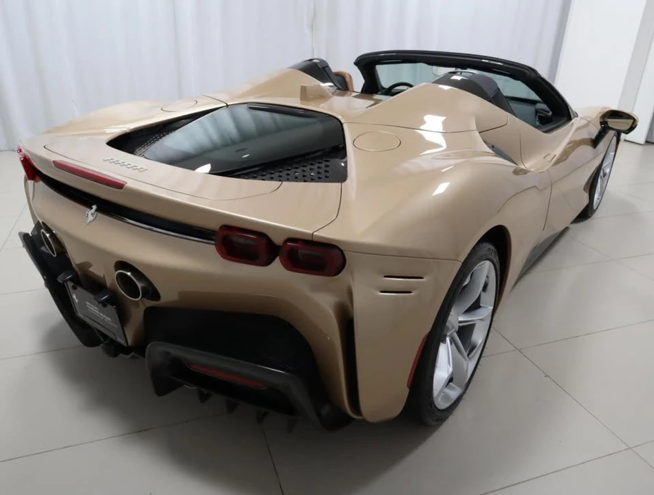 2022 Ferrari SF90 Spider - Image 8 of 19