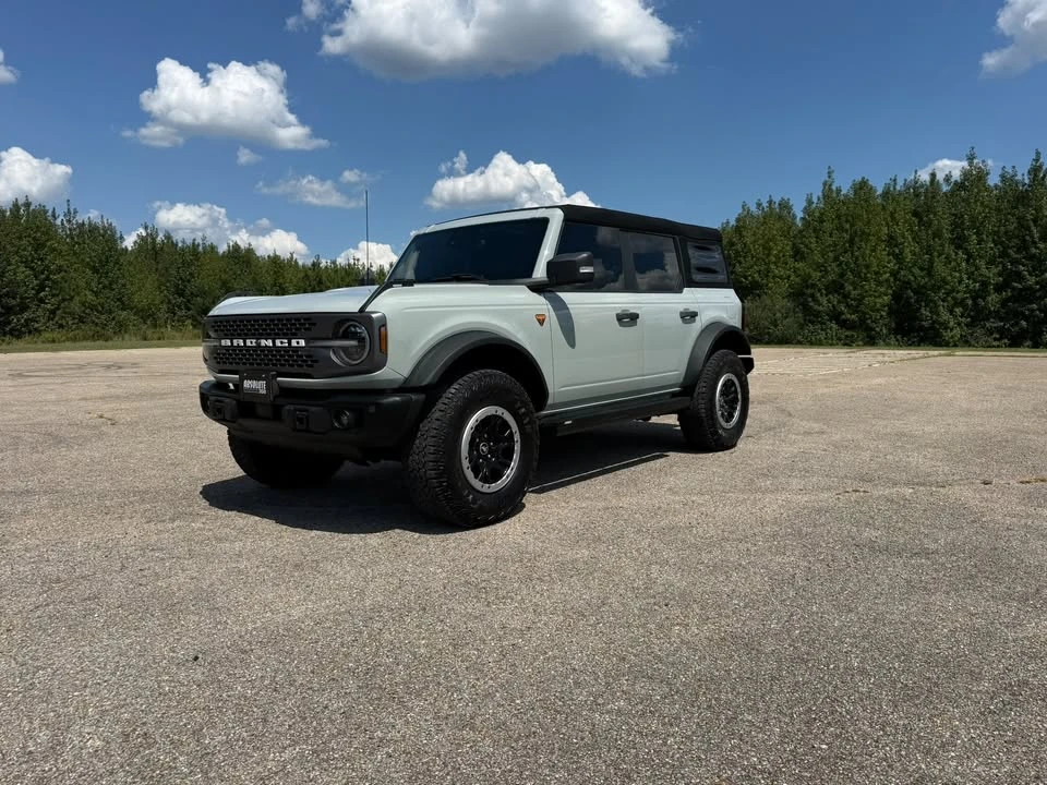 2022 Ford Bronco 6th Gen - Image 2 of 20