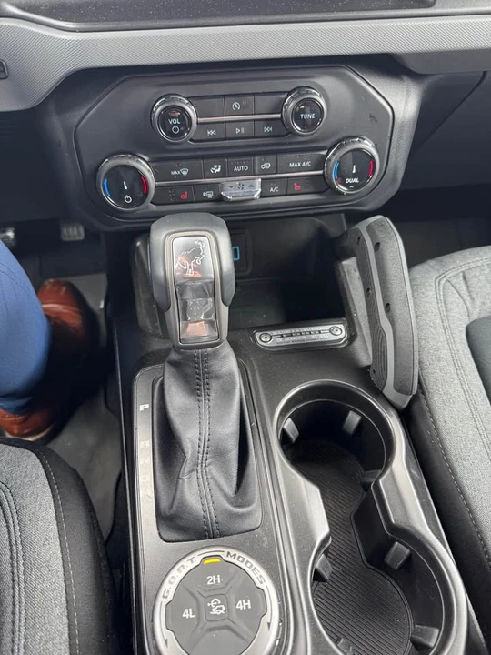 2022 Ford Bronco 6th Gen - Image 10 of 13