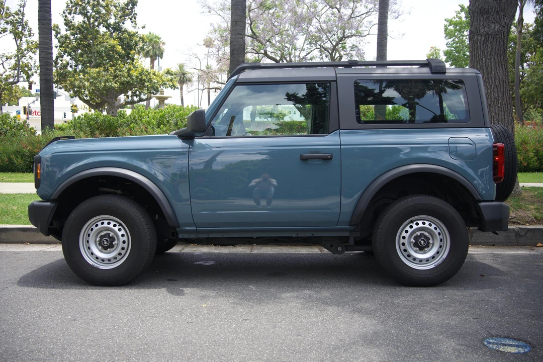 2022 Ford Bronco 6th Gen - Image 3 of 31