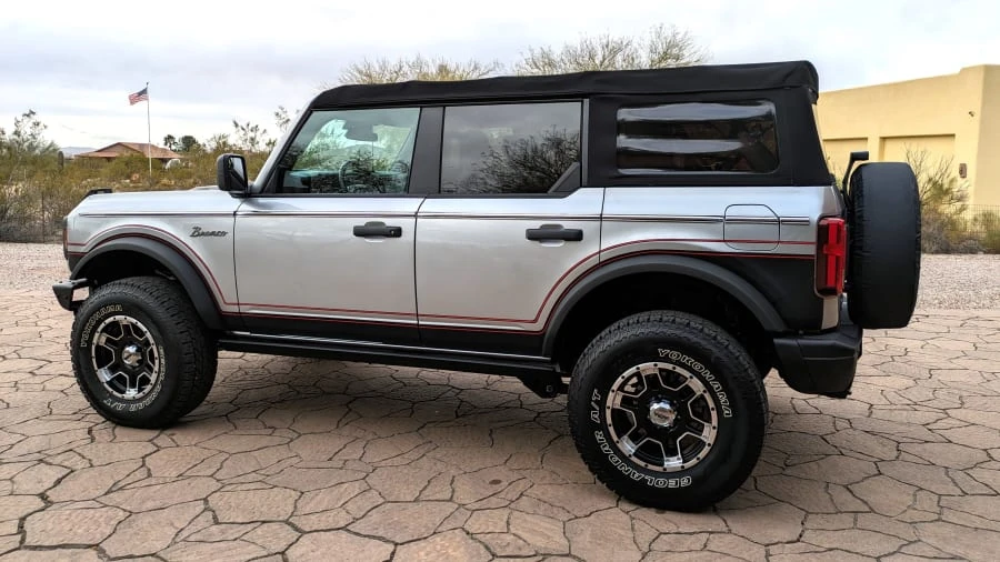 2022 Ford Bronco 6th Gen - Image 17 of 31