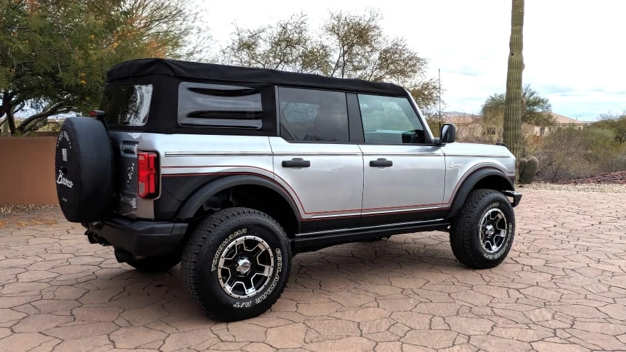 2022 Ford Bronco 6th Gen - Image 19 of 31