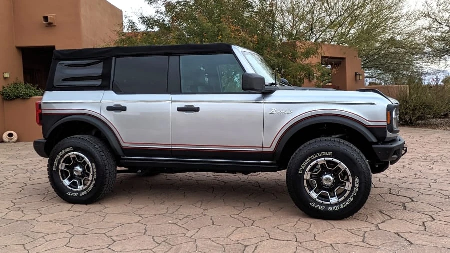 2022 Ford Bronco 6th Gen - Image 16 of 31