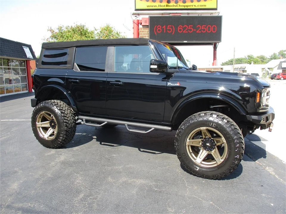 2022 Ford Bronco 6th Gen - Image 5 of 31