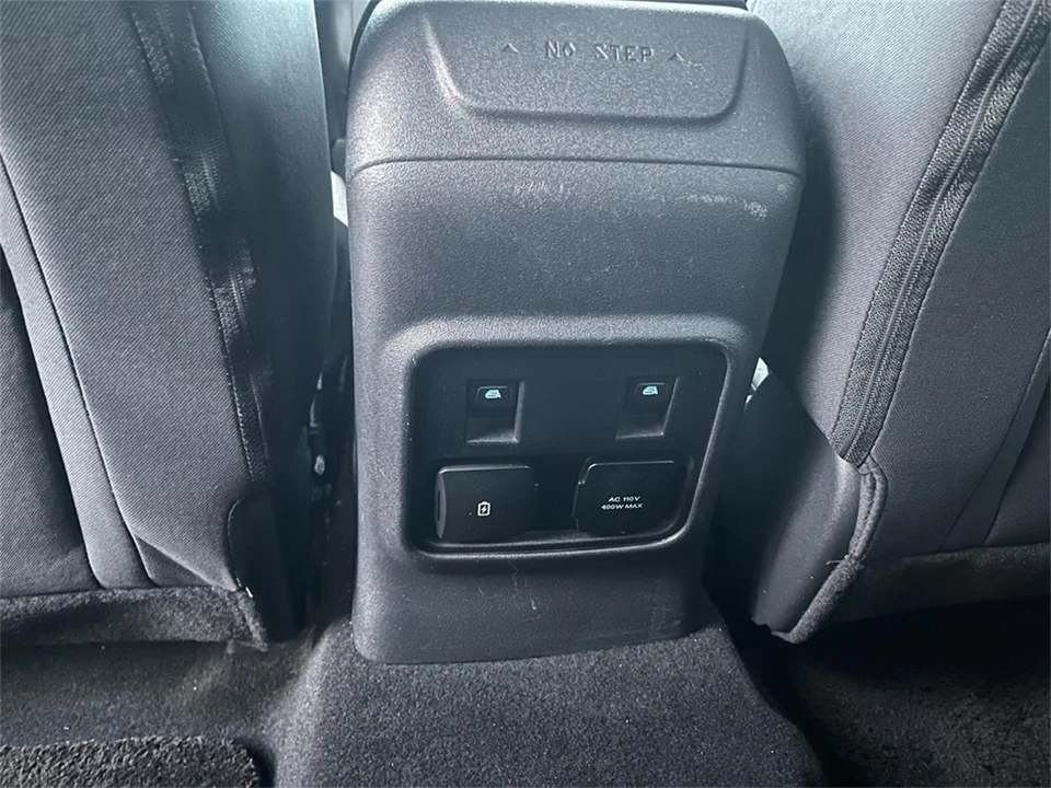 2022 Ford Bronco 6th Gen - Image 28 of 31
