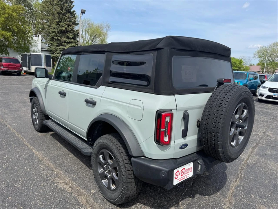 2022 Ford Bronco 6th Gen - Image 9 of 31