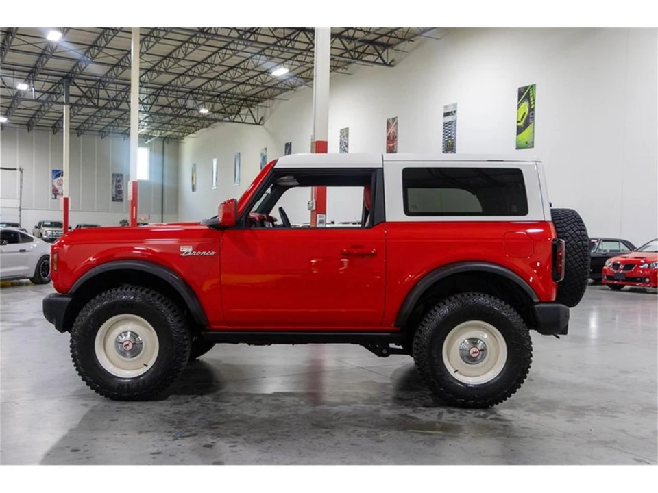 2022 Ford Bronco 6th Gen - Image 19 of 31