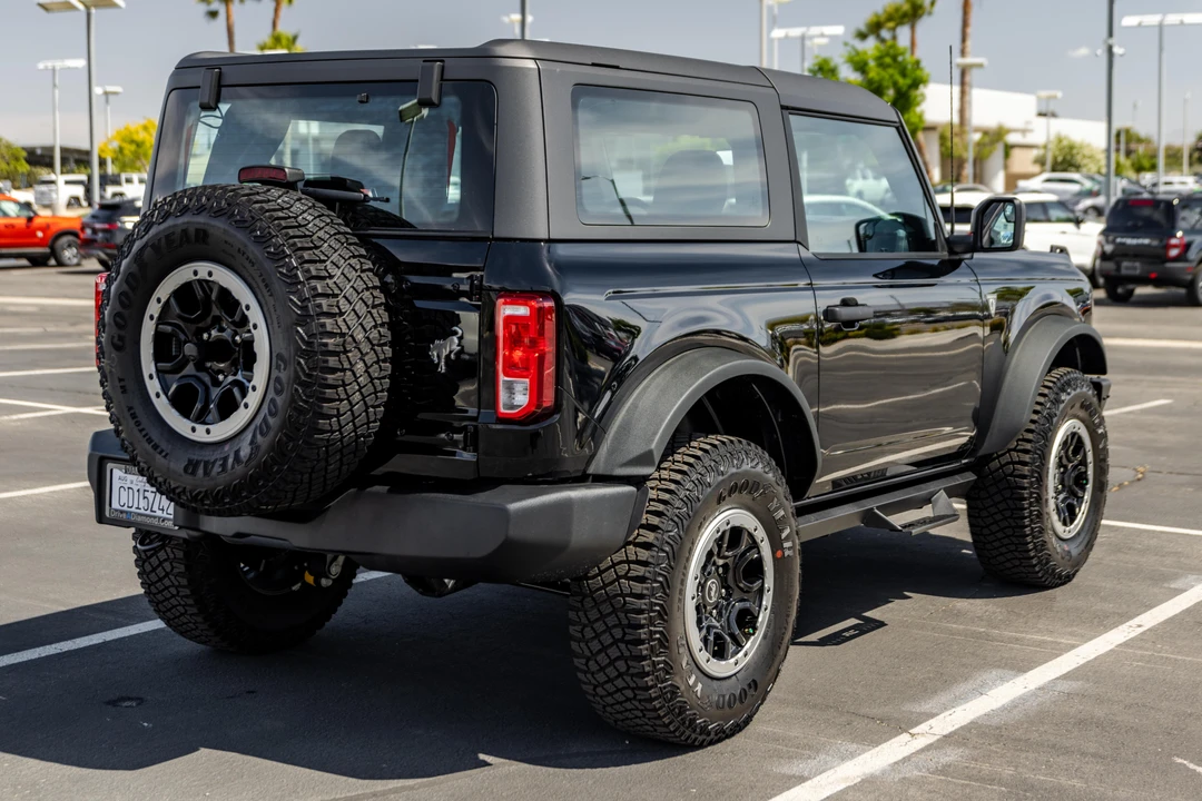 2022 Ford Bronco 6th Gen - Image 4 of 31