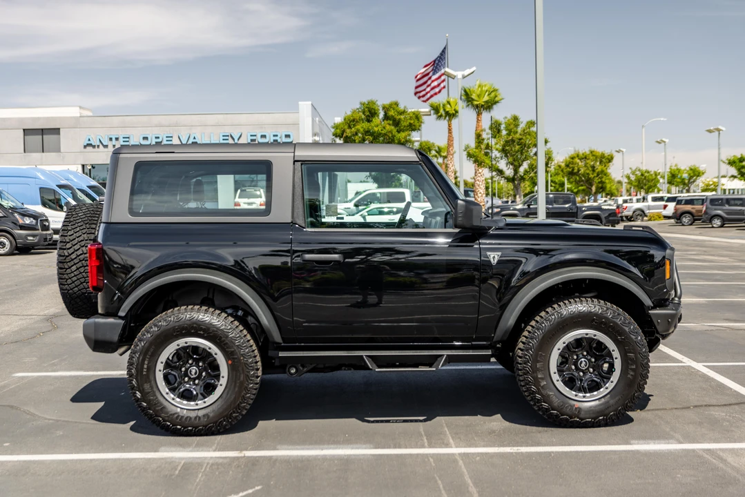 2022 Ford Bronco 6th Gen - Image 19 of 31