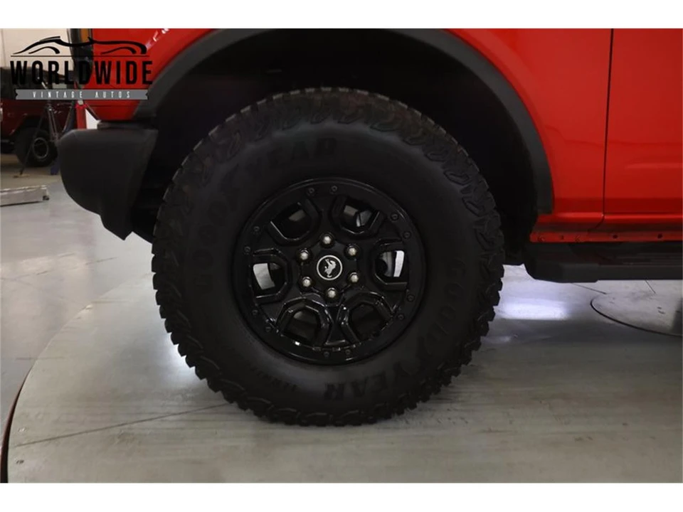 2022 Ford Bronco 6th Gen - Image 16 of 31