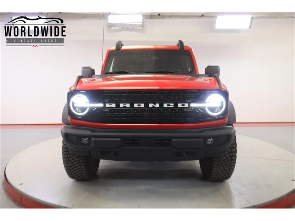2022 Ford Bronco 6th Gen - Image 20 of 31