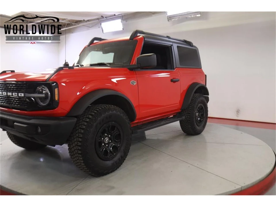 2022 Ford Bronco 6th Gen - Image 17 of 31