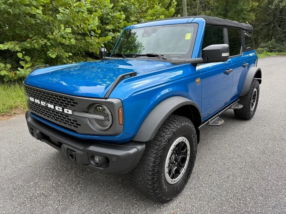 2022 Ford Bronco 6th Gen - Image 2 of 21