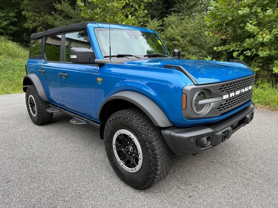 2022 Ford Bronco 6th Gen - Image 4 of 21