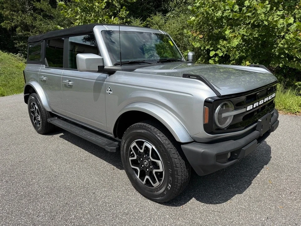 2022 Ford Bronco 6th Gen - Image 4 of 21
