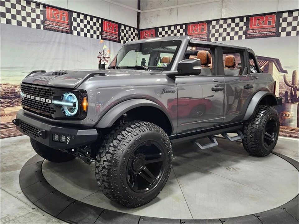 2022 Ford Bronco 6th Gen - Image 9 of 31