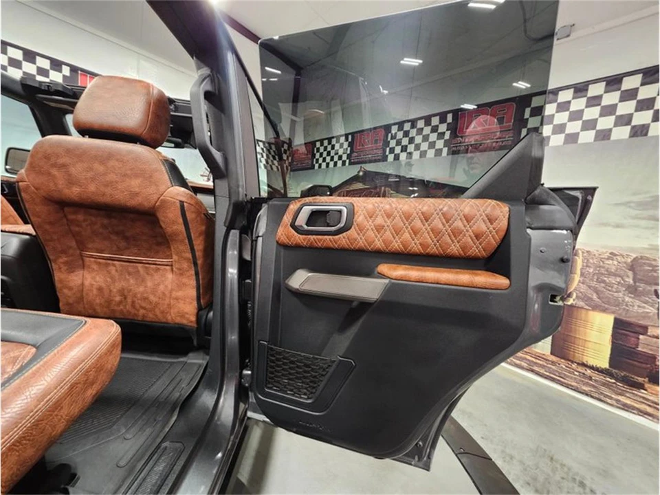 2022 Ford Bronco 6th Gen - Image 27 of 31