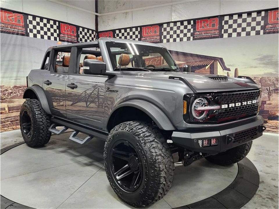 2022 Ford Bronco 6th Gen - Image 8 of 31